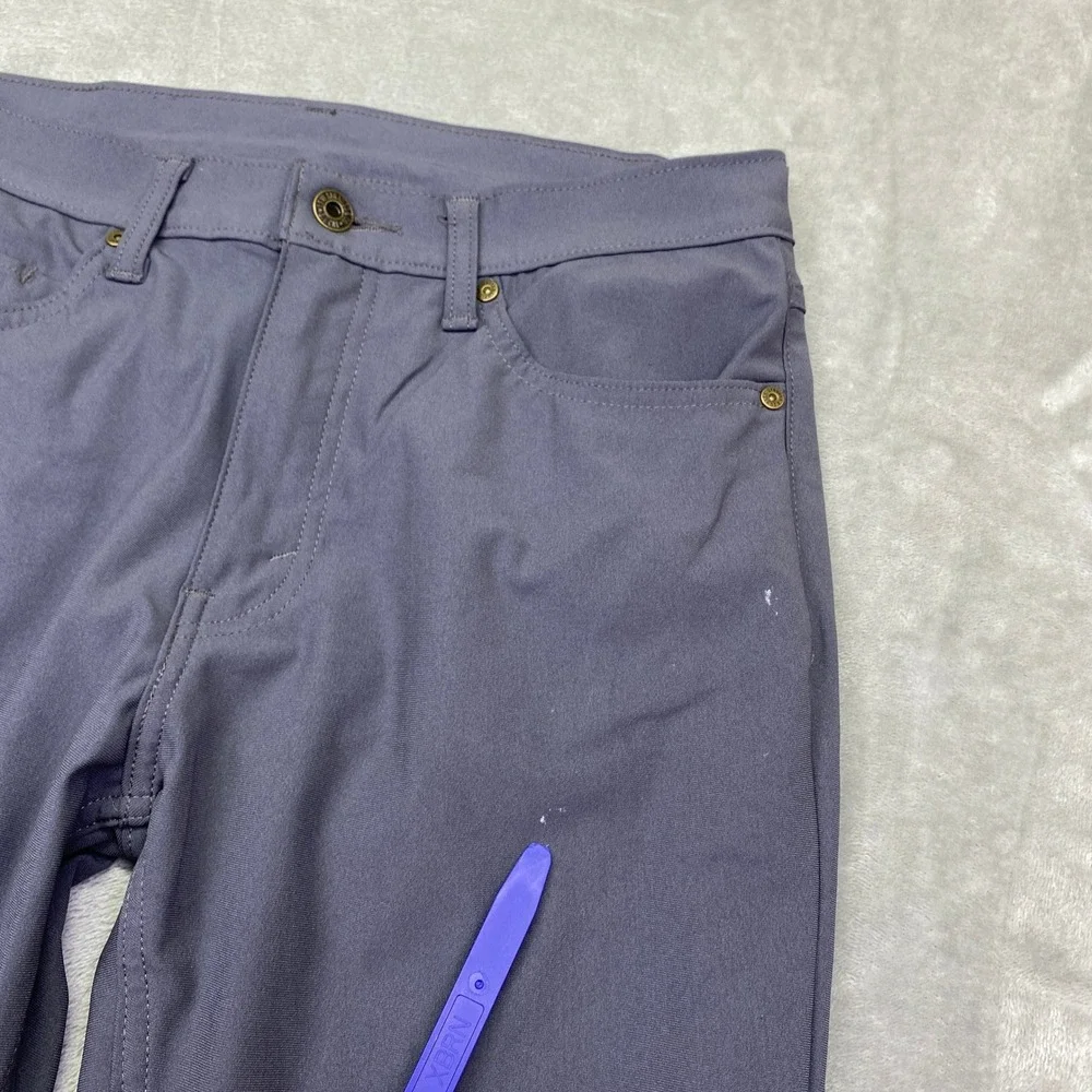 Levis 511 Slim Fit Gray Engineered‎ for Movement Pants Mens Sz 31 Fits 30
